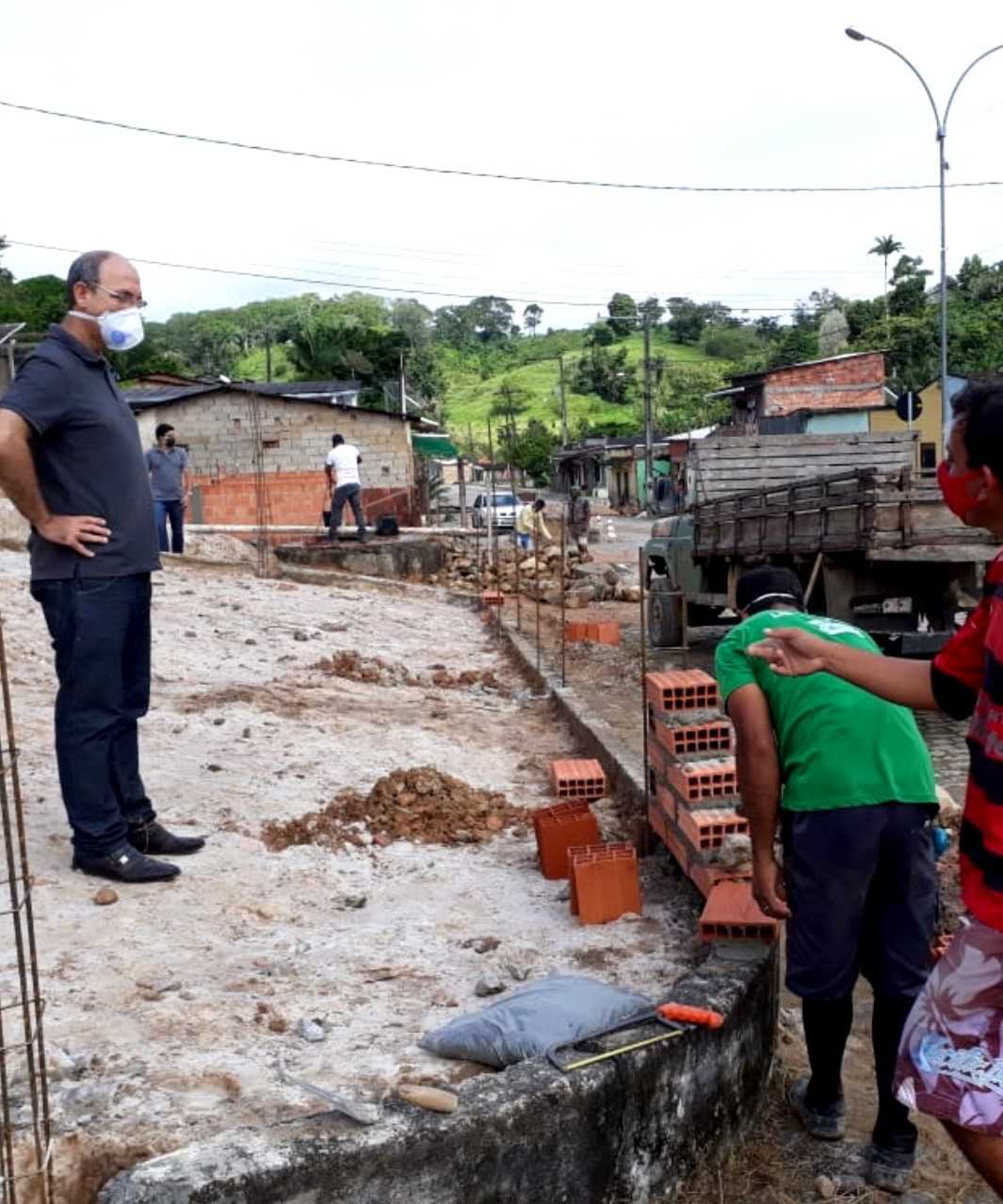 Camacã: Nova praça construída em Leoventura chama atenção dos moradores
